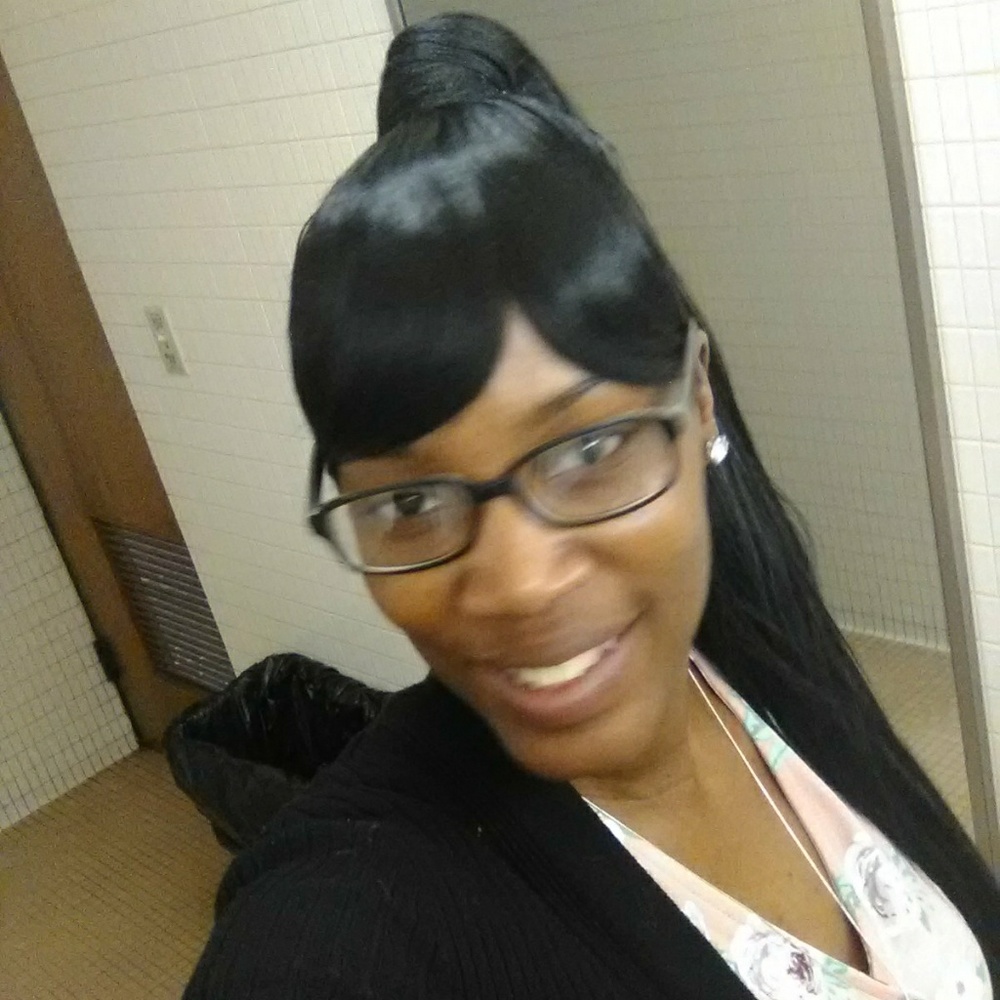Meet your Posher, Deshonda